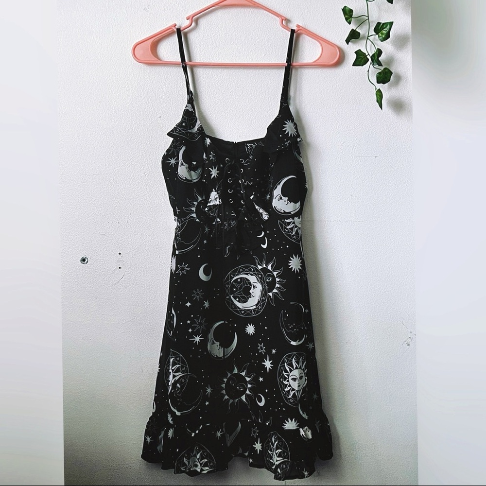 𝖠𝗌𝗍𝗋𝖺𝗅 𝖫𝗂𝗀𝗁𝗍𝗌 𝖲𝗎𝗇𝖽𝗋𝖾𝗌𝗌 🌛